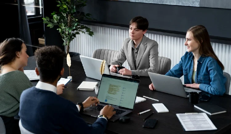 Kerjasama Outsourcing Cara Mudah Tekan Biaya Operasional